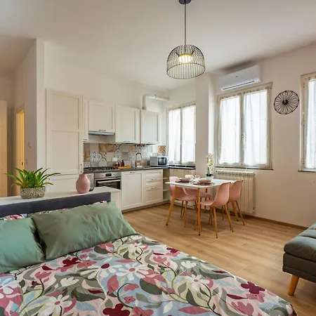 Elegante Casa Apartament *