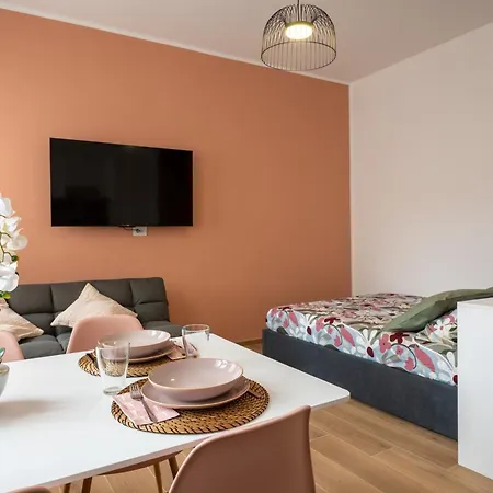 Elegante Casa * Кьявари